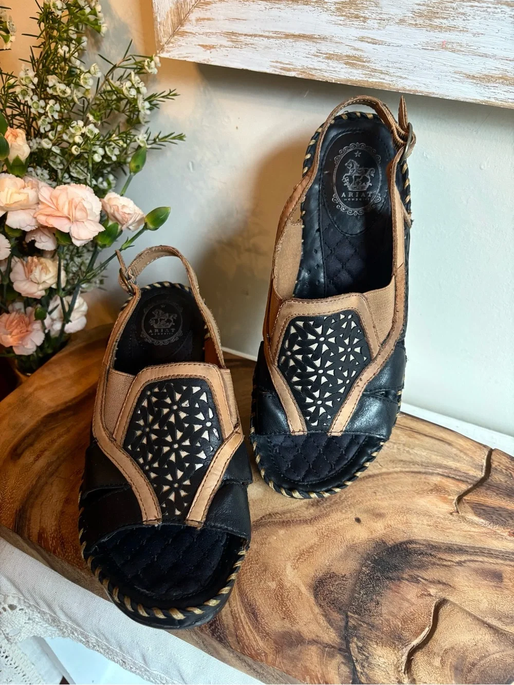 Ariat Black and Tan Cutout Leather Slingback Sandals Cushioned Footbed Strap